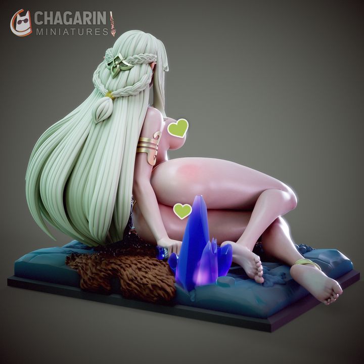 Luna the Captive Elf